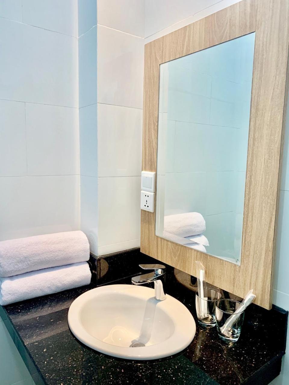 Bintan Lumba Lumba Inn Hotel Tanjung Pinang Exterior foto